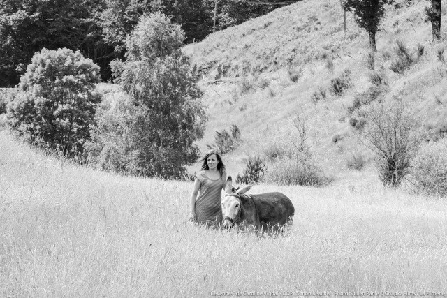 sca-caroline-vignal-nommee-aux-cesars-du-meilleur-scenario-original-et-meilleur-film-2021_photo-tournage-antoinette-4.jpg